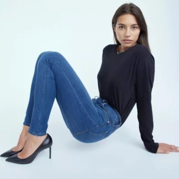 Denim Forum The Lola High Rise Skinny.  28 x 28 length.  Classic blue wash. - Picture 2 of 16